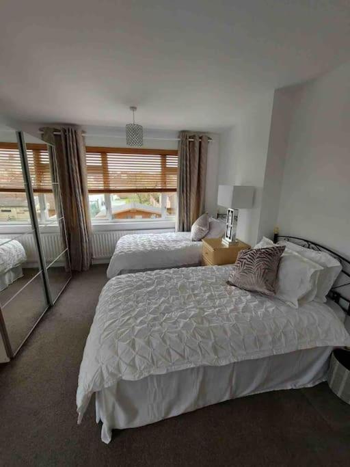 Modern 4 Bedroom House In Weymouth Sunny Corner Екстер'єр фото
