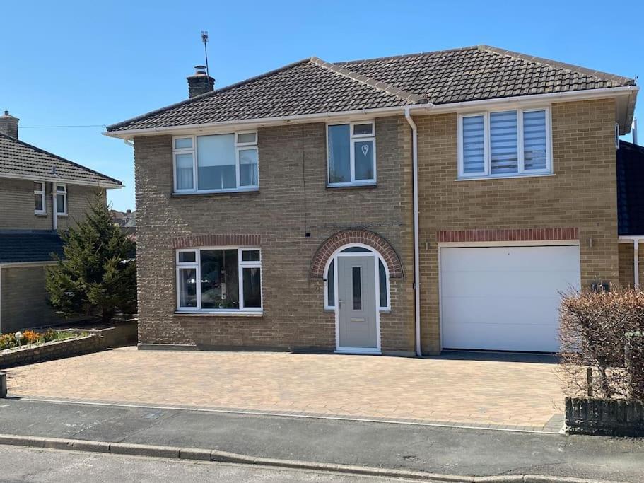 Modern 4 Bedroom House In Weymouth Sunny Corner Екстер'єр фото