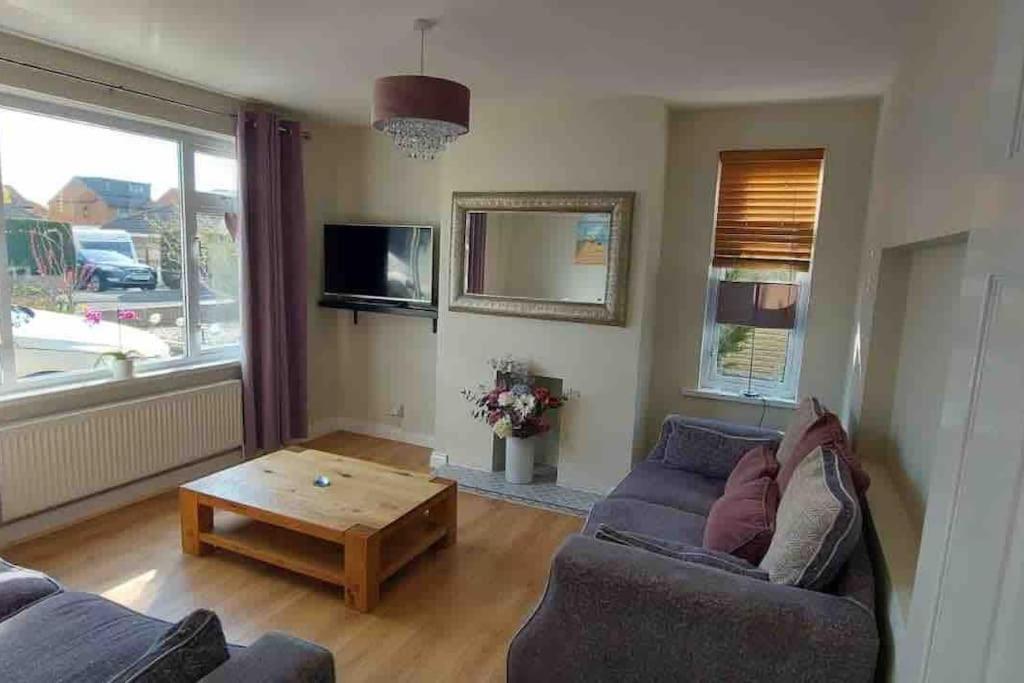 Modern 4 Bedroom House In Weymouth Sunny Corner Екстер'єр фото