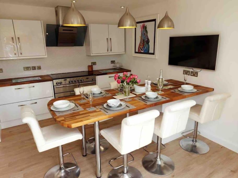 Modern 4 Bedroom House In Weymouth Sunny Corner Екстер'єр фото