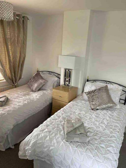 Modern 4 Bedroom House In Weymouth Sunny Corner Екстер'єр фото